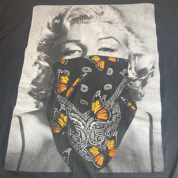Gildan EUC Medium Black Marilyn Monroe Gangster T Shirt - Picture 4 of 7